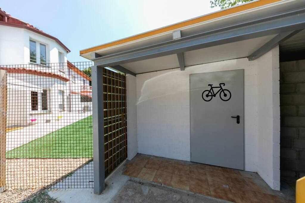 Newly Renovated Room W Pool Y Bikeparking Girona Exterior photo